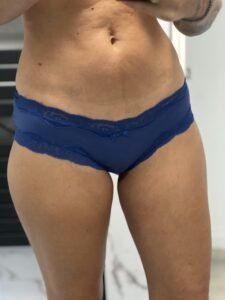 🌙 Les secrets d’une féminité cachée… Chaque culotte porte une histoire, un souffle, une trace de moi. Discrètes, intimes, empreintes de mystère — elles n’attendent que ton regard pour révéler leur secret… 💫